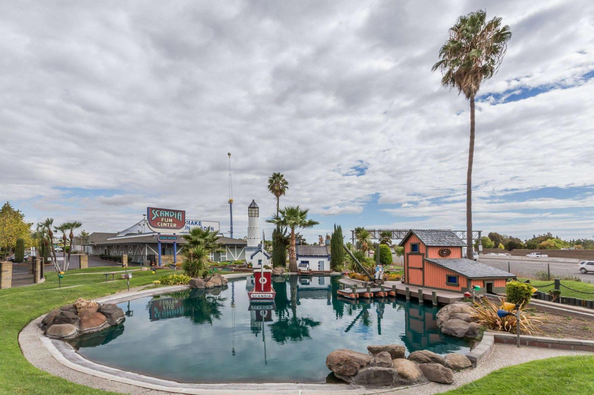 Готель Super 8 By Wyndham Sacramento Carmichael Екстер'єр фото