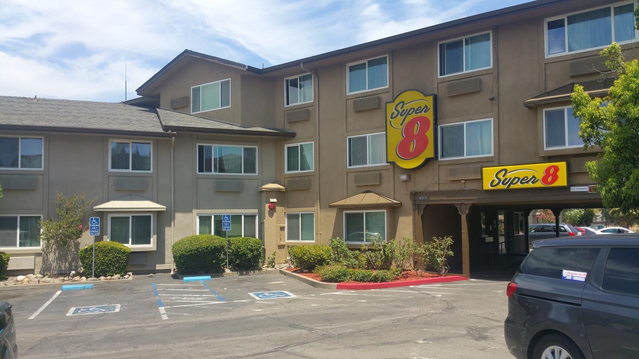 Готель Super 8 By Wyndham Sacramento Carmichael Екстер'єр фото